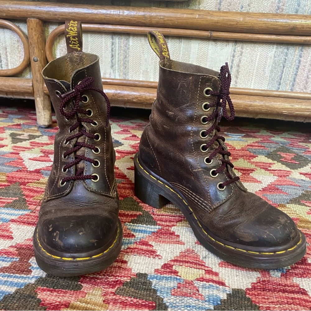 🤎Brown Dr. Martens Clemency Boots (rare!!)